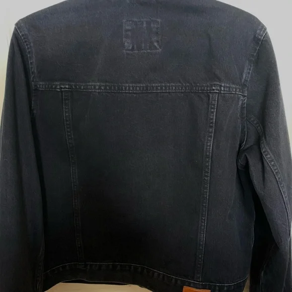 A&F Women’s Denim Jacket - Picture 2 of 4